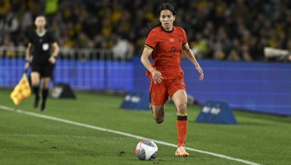 bob半岛体育-北青：陈巧珠、唐佳丽缺席女足合练，前者伤情不影响接下来比赛