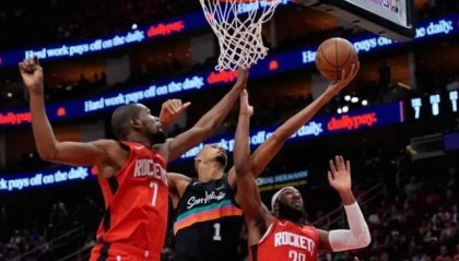 大逆转！但我不能成火箭漏洞，谢泼德赛后还反省，难怪斯通敢押宝